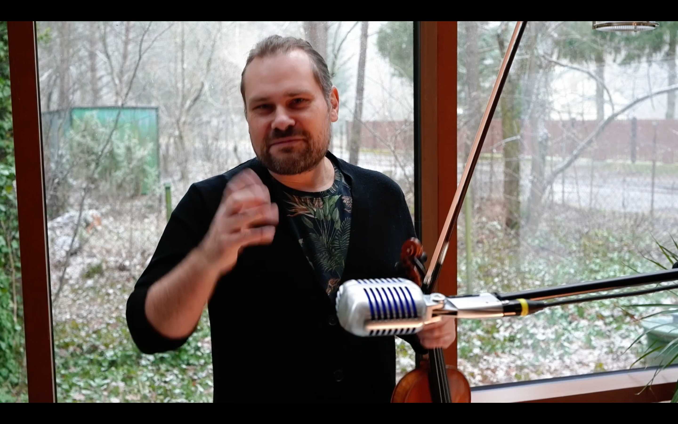 Jakub Jakowicz. Praca palców podczas gry spiccato.