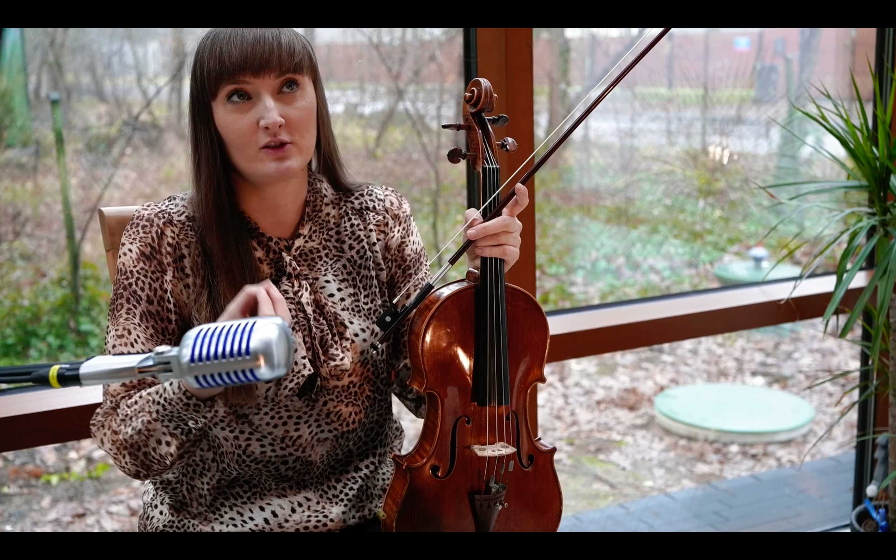 Katarzyna Budnik. Analiza techniki prawej ręki w oparciu o różnice między altówką a skrzypcami.