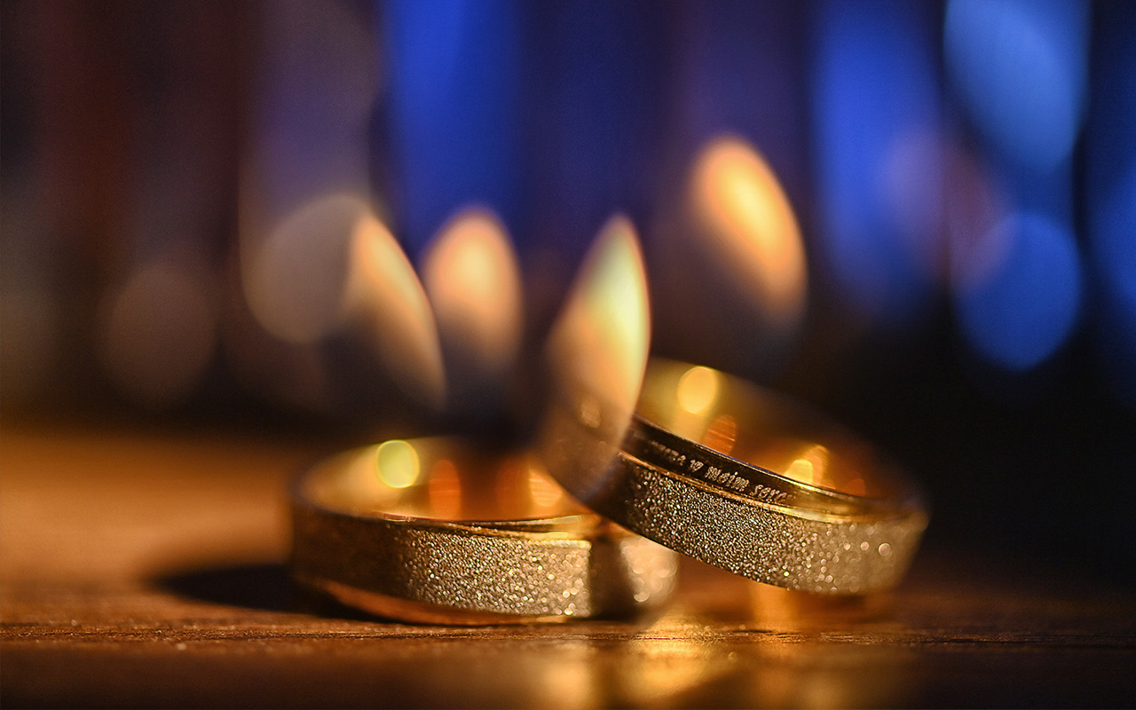 50 pomysłów na kreatywne zdjęcia obrączek (w dniu ślubu)